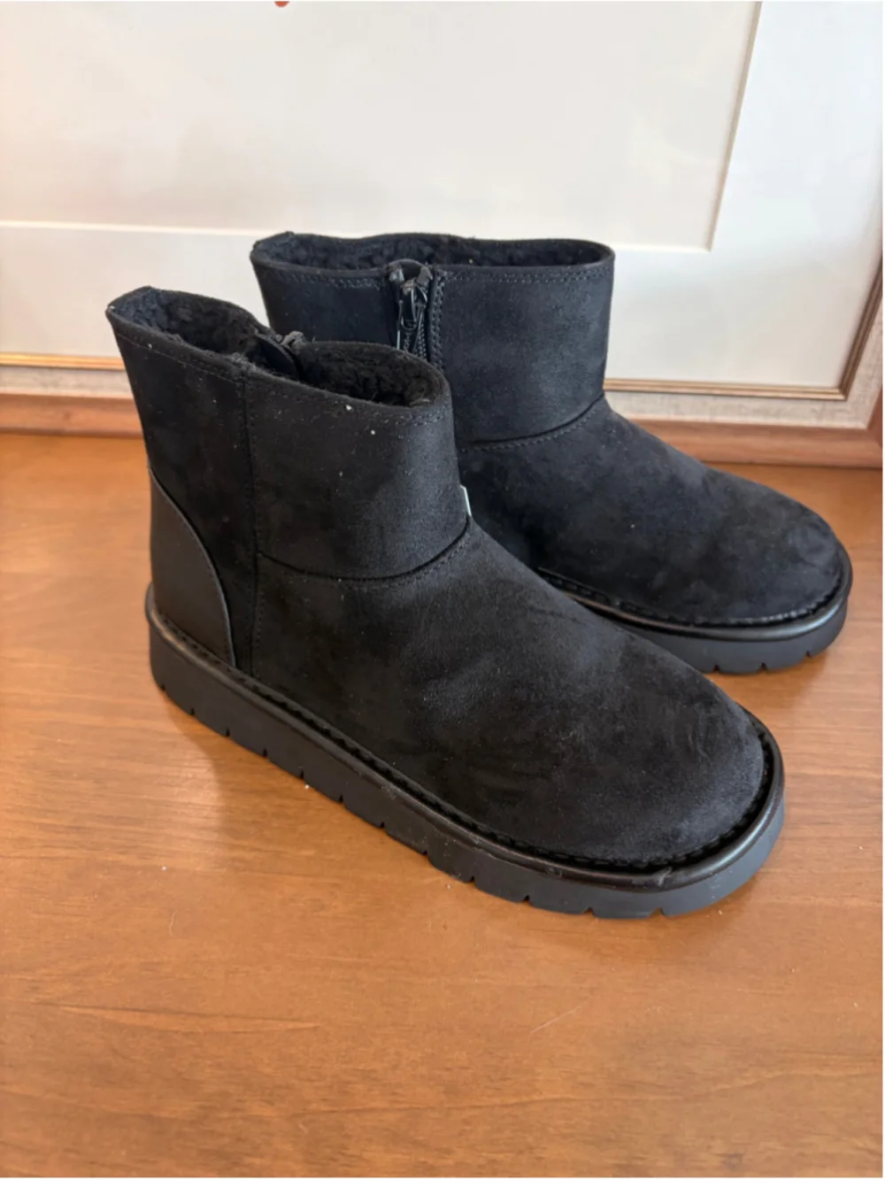 NWT Cat & Jack Honor Black Suede Style Youth Boots Size 1 (Womens 3)